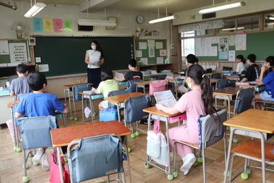 写真：第九小学校の分散登校時の授業