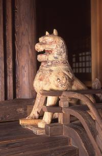 豊鹿島神社本殿の狛犬 阿形
