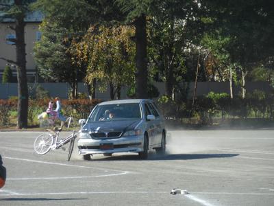 写真：体験型自転車交通安全教室の様子