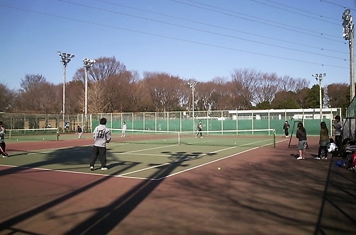 写真：東大和市ロンドテニススクエア（上仲原公園テニスコート）