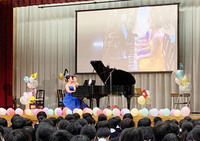 写真：嘉村姉妹によるピアノコンサート