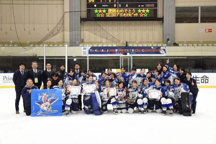 西武プリンセスラビッツ優勝集合写真