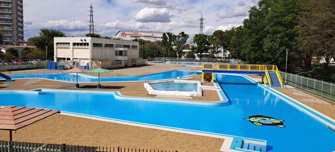 東大和市ロンドみんなのプールの写真
