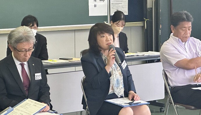 写真：意見交換している和地市長