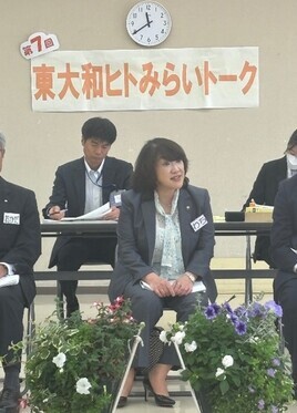 意見交換をしている市長の様子の写真