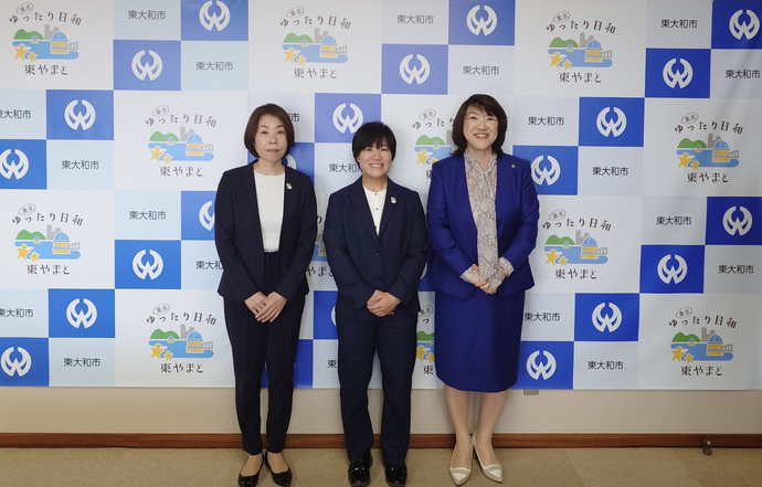 写真：小山選手と瀬野尾GMと和地市長